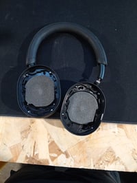 Sony WH-1000XM5 Vezeték Nélküli Zajszűrős Fejhallgató — hibás, alkatrésznek: törött jobb hangszóró fölött (állapot: lásd a 2. képet) 2
