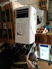 Mobilná klimatizácia Comfee MPPH-09CRN7 9000 BTU 2,6 kW 3 v 1 — 2 vodiace lamely sú vypadnuté zo svojho miesta (stav: pozri 2. obrázok) 3