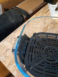 Friteuză cu aer cald Ninja CRISPI Compact 4-în-1, 3,8 L, 1700W, culoare salvie - Recipiente deteriorate (Produs utilizat (stare: vezi a 2-a imagine)) 2