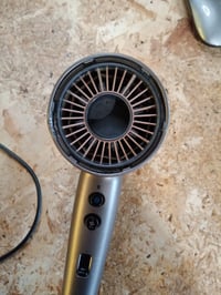 Uscător de păr Remington ONE D6078 2000W Ionic 120 km/h — defect, pentru piese: carcasă cu urme de topire (stare: vezi a 2-a imagine) 3