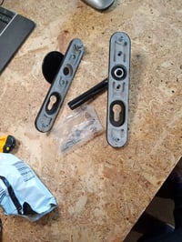 Set mâner ușă Bricard 77E8081 Osmose 2 pe rozetă pentru intrare — defect, pentru piese: mâner fără tijă (stare: vezi a 2-a poză) 2