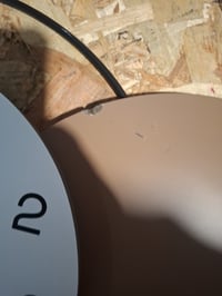 Moderné nástenné hodiny TWFJEL 120x38 cm – Tiché kremenné hodiny s kovovým rámom a dreveným ciferníkom — menšie poškodenie na hlavnej jednotke (stav: pozri 2. obrázok) 3
