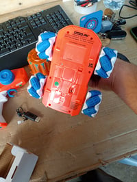 Mașină cu telecomandă Carrera 370240020 Nerf Blasting Car 2.4GHz Soft — defectă, funcționează parțial: paletă de antrenare ruptă (stare: vezi poza nr. 2) 6