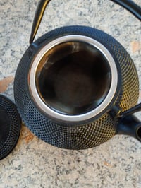 Ceainic din fontă IBILI cu infuzor, negru, 0,72 litri, interior emailat, compatibil cu plita cu inducție, stil japonez 3