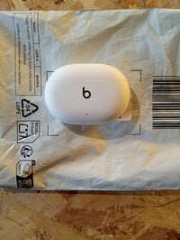 Căști Beats Studio Buds True Wireless Bluetooth cu Anulare Activă a Zgomotului, Albe - Defect — Dispozitivul nu se poate conecta (stare: vezi imaginea 2) 2