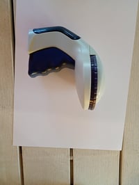 Ručný embossovací štítkovač DYMO Omega s rotačným systémom „cvakni a tlač“ a ergonomickým dizajnom — bez štítkov (stav: pozri 2. obrázok) 2