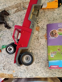 Autovehicul de transport cai cu remorcă Schleich Horse Club — defect, pentru piese: lipsește axa spate, autocolante îndepărtate (stare: vezi a 2-a fotografie) 4