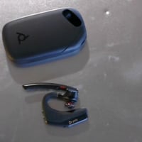 Poly Voyager Legend 50-M UC Bluetooth slušalice, crne — Ogrebotine na uređaju i drugi tragovi korištenja (stanje: vidi 2. sliku) 2