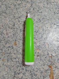 Periuță de dinți electrică pentru copii Oral-B Pro Junior, verde - Utilizată, fără încărcător și fără cap de periuță (stare: vezi a 2-a imagine) 2