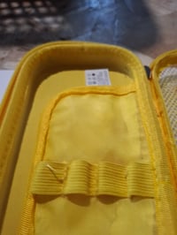 Peračník LEGAMI Wonderwow s motívom včiel, 2 priehradkami a držiakom na perá, vnútorným sieťovaným vreckom, na zips, žltý, 23x11x5 cm 6