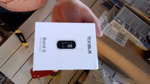 TOOBUR Fitness tracker pametni sat s mjeračem otkucaja srca, brojačem koraka, 14 sportskih načina rada, vodootporan, monitor sna, kompatibilan s Androidom i iOS-om, crni