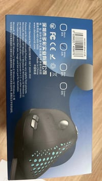 DeLUX Seeker Fehér Ergonomikus Egér OLED Kijelzővel, 7200 DPI, 4 Eszközhöz 10