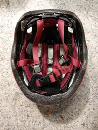ABUS Youn-I 2.0 Gyermek Kerékpáros Sisak Lámpával, Korallszínű, S-es Méret (48-54 cm), Lányoknak és Fiúknak, Használt 4