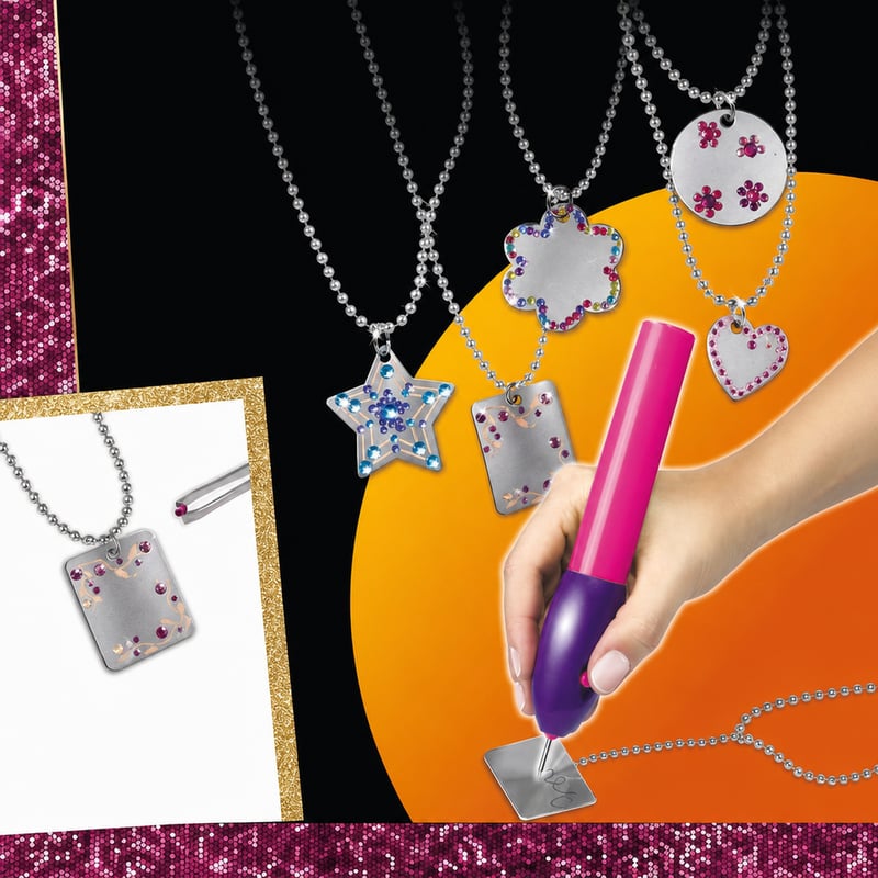 Set de creație bijuterii Lena Metal Jewelry Engrave and Flip pentru fete – Gravator — piesă cu urme vizibile de utilizare (stare: vezi a 2-a fotografie)