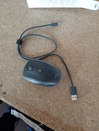 Logitech MX Anywhere 2S bežični Bluetooth miš, kompaktan ergonomski dizajn, povezivanje s više uređaja, rabljeno 2