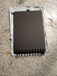 Čierny scrapbook fotoalbum na lepenie DDHHCP, 21,5x15 cm, 30 listov — prasklina na obale (stav: pozri 2. obrázok) 4