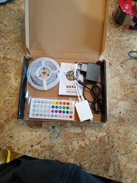 Bandă LED RGB HOVVIDA 5 m, 150 LED-uri, multicolor, cu control prin aplicație și telecomandă, mod muzical, incomplet (un element lipsă) — ca nou (stare: vezi a 2-a poză) 2