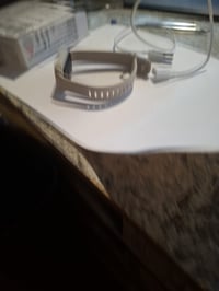 Inteligentný náramok Xiaomi Smart Band 9 Active v bielej farbe, 1,47" TFT displej, merač tepu, vodotesnosť 5ATM, 18-dňová výdrž batérie, používaný 4
