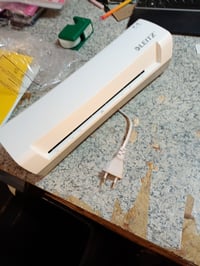 Set laminator Leitz iLAM Home A4 + 100 folii de laminare A4 de 80 microni — fără folii de laminare incluse (stare: vezi a 2-a imagine) 3