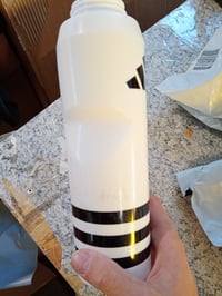 Bidon unisex adidas Tiro 750 ml, alb-negru, sticlă sport pentru antrenament – lateral zgâriat, partea din spate murdară (recondiționat) (stare: vezi a 2-a imagine) 2