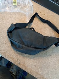 Deuter Belt I övtáska 1,5 L fekete csípőtáska túrázáshoz és mindennapokhoz - használt, foltos hátuljú borítás (állapot: lásd a 2. képet) 3