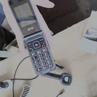 SPC Stella 3 4G preklopni mobitel prilagođen starijim osobama, velike tipke, SOS tipka, zaslon od 2,4 inča, crni — neispravan (stanje: vidi 2. sliku) 2