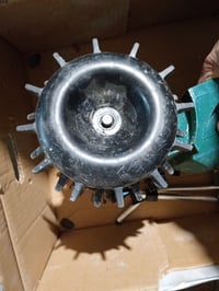 Aspersor autopropulsat pentru grădină Orbit 58322, verde — defect, funcționează parțial: suport spate stânga deteriorat (stare: vezi a 2-a imagine) 2