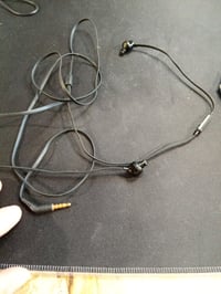 JBL Tune 110 In-Ear Fülhallgató Mikrofonnal és Távirányítóval, Csomósodásmentes — fülilleszték-gumi hiányzik (állapot: lásd a 2. képet) 2