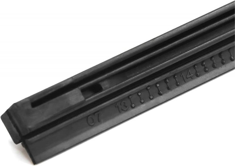 Bosch 70,5 cm-es Szélvédőtörlő Gumi, 8 mm-es Rögzítéssel