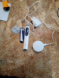 Električna četkica za zube Oral-B iO Series 10 - bijela, napredno čišćenje — nedostaju putna torbica i 2 zamjenske glave četkice (stanje: vidi 2. sliku) 2
