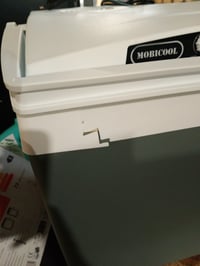 Elektrická autochladnička Mobicool ME24, 23 litrov, sivá, 12V/230V, do auta aj na doma – biely kryt bez poškodení (stav: viď 2. obrázok) 2