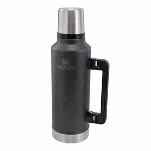 Stanley Classic Legendary termos boca 1,9 L - mat crna, nehrđajući čelik, vakuumska izolacija — rabljeno (stanje: vidi 2. sliku)