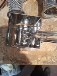 Răzătoare de brânză La Bonne Graine N3009X-2 cu 2 tambururi, oțel inoxidabil, pentru Gruyère și parmezan, utilizat 3