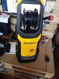 Aparat de spălat cu presiune Stanley SXPW24B cu apă rece, 2400 W, 170 bar, 500 l/h, utilizat, pentru suprafețe exterioare și autoturisme, cu recipient pentru spumă și tambur pentru furtun 2