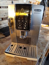 Espressor automat De'Longhi Dinamica ECAM350.35, espresso și cappuccino — defect, pentru piese: nu pornește (stare: vezi imaginea nr. 2) 3