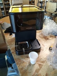 Espressor Cecotec Power Espresso 20 ColdBrew Latte+ — defect, pentru piese: pompă defectă, nu trage apa (stare: vezi a 2-a fotografie) 2