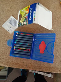 Pelikan set voštanih bojica topivih u vodi, s kliznim etuijem, 10 boja, vidljivo korišteno 2