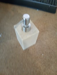 Dozator de săpun Relaxdays 300 ml, reîncărcabil, pătrat, culoarea nisipului, suport din polirășină cu pompă din oțel inoxidabil, pentru săpun lichid 2