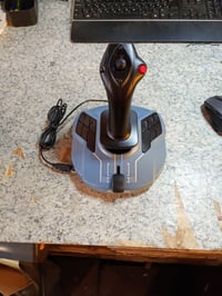 Thrustmaster TCA Sidestick X Airbus Edition — chybný, čiastočne funkčný: V jednom smere neustále sníma vstup (stav: pozri 2. obrázok) 2