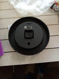 Technoline WT 8945 — poškodené, čiastočne funkčné: kontakty na batériu sú zdeformované a batéria sa vkladá ťažko (stav: viď 2. obrázok) 3