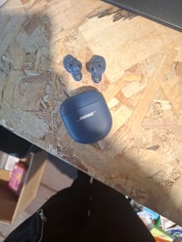 Căști Bluetooth cu anulare a zgomotului Bose QuietComfort Ultra cu sunet spațial, culoare Moonstone — dopuri de urechi murdare (stare: vezi poza 2) 2