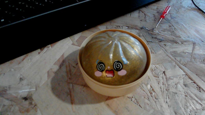 Trblietavá gulička Squishy 2 ks – Prekvapenie v krabičke, antistresová loptička, fidget hračka, senzorická stláčacia figúrka