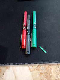Set 3 pixuri cu cerneală lichidă Pilot V5 Hi-Tecpoint - Negru, Roșu, Verde - vârf fin de 0,5 mm - set incomplet (fără cel albastru) 4