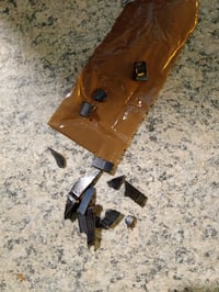 Plită cu inducție Bosch PUJ611BB5E Serie 4, 60 cm, 3 zone de gătit, Touch Select — parte inferioară ruptă, margine de cauciuc deteriorată (stare: vezi a doua fotografie) 5