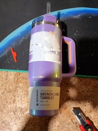 Termoska Stanley Quencher H2.0 FlowState so slamkou 0,89 l – Periwinkle Shimmer – bez BPA – lepená (stav: pozri 2. obrázok) 2