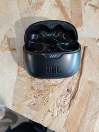 JBL Tune Beam True Wireless Bluetooth — Töltőtok (alkatrész) 3