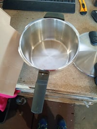 Fissler Vitaquick Premium gyorsfőző 4,5 L (Ø 22 cm), rozsdamentes acél, 2 főzési fokozat — karcos felület (állapot: lásd a 2. képet) 2