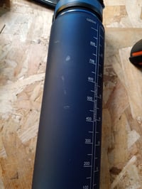 Bidon JAPORIA 1 L cu pai și marcaj de timp, sticlă de apă motivațională, etanș, pentru fitness — utilizat (stare: vezi a 2-a imagine) 2