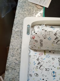 Măsuță de înfășat pliabilă de perete Badabulle Plouf cu raft și salteluță — înveliș uzat, crăpat, lovit (stare: vezi poza nr. 2) 10