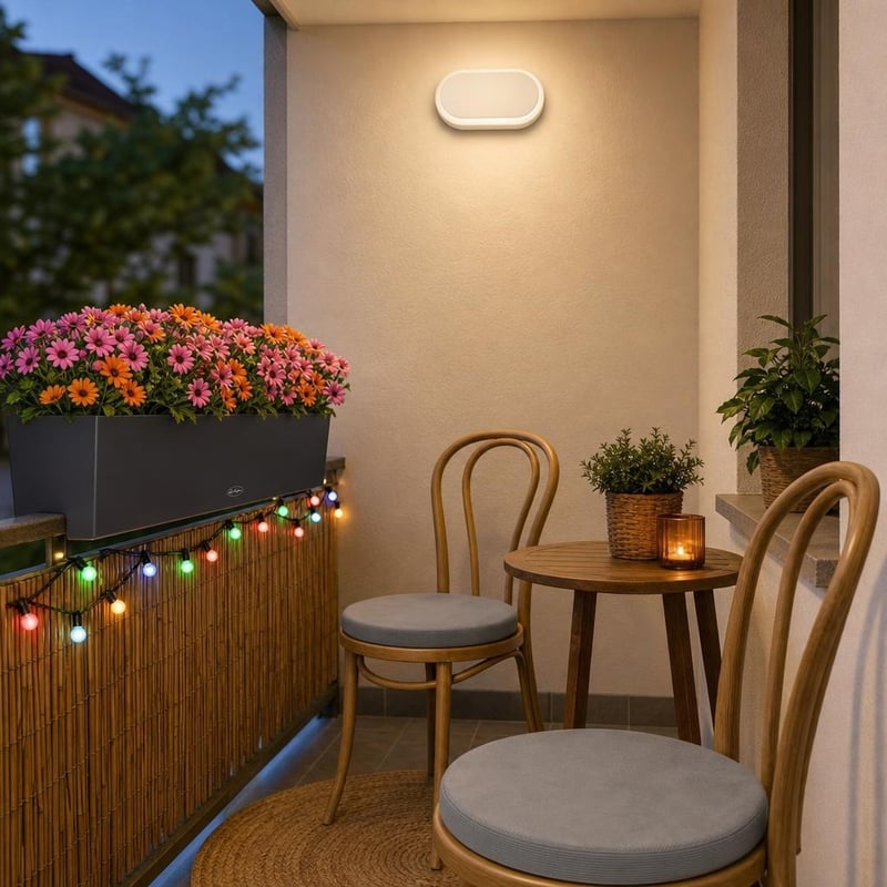 Balkónový set Oáza: samozavlažovací truhlík + LED svetlo + reťaz + 2x vankúš